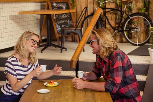 Pareja bebiendo espresso — Foto de Stock