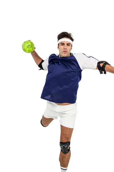 Retrato de desportista jogando uma bola — Fotografia de Stock