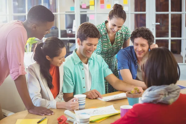 Samenwerking tussen zakenmensen — Stockfoto