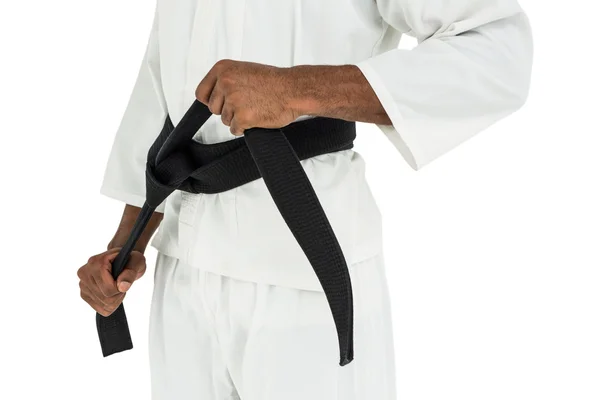 Fighter åtstramande karate bälte — Stockfoto