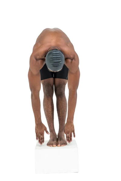 Nadador pronto para mergulhar — Fotografia de Stock
