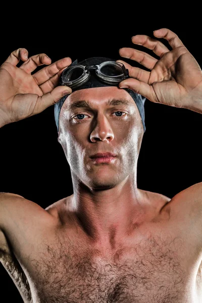 游泳运动员戴泳镜的肖像 — 图库照片