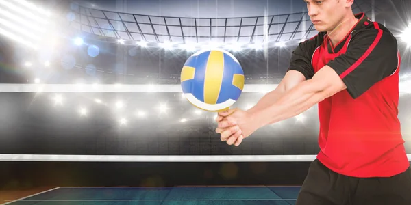 Sportsman spelar volleyboll — Stockfoto