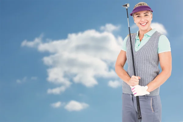 Blondine spielt Golf — Stockfoto