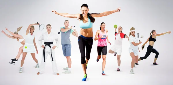 Mulheres que apresentam tipos de actividades desportivas — Fotografia de Stock