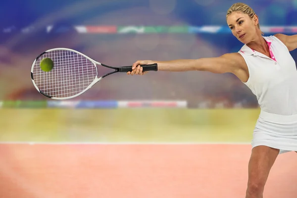 Athlete is playing tennis — Stock Photo, Image