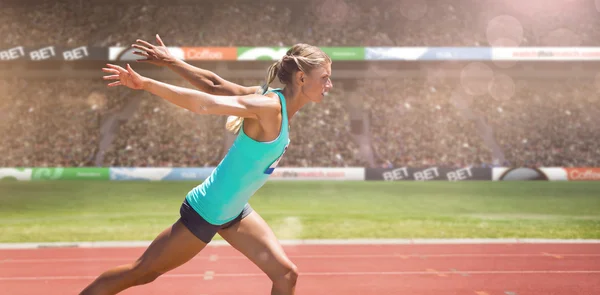 Sportswoman terminar corrida — Fotografia de Stock