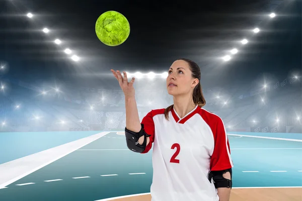 Sportswoman posing with ball — Stock Photo, Image