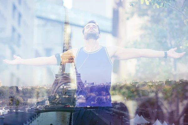 Handsome athlete enjoying sun — Stock Photo, Image