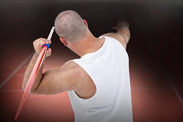 Atleta preparándose para lanzar la jabalina — Foto de Stock