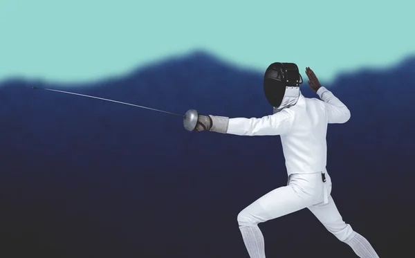 Man in fencing suit practicing with sword — Stock Photo, Image