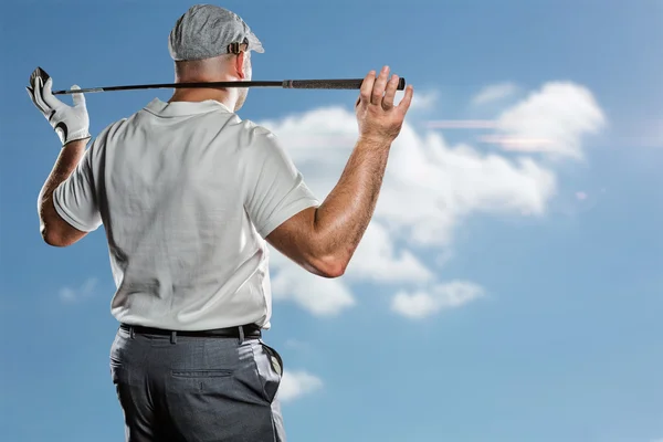 Giocatore di golf in possesso di golf club — Foto Stock