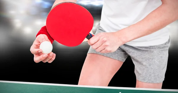 Sportler spielt Tischtennis — Stockfoto