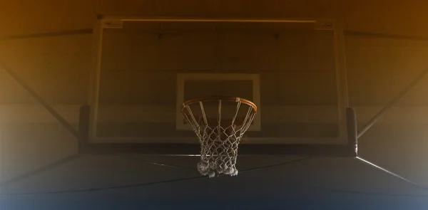 Pendurado basquete aro — Fotografia de Stock