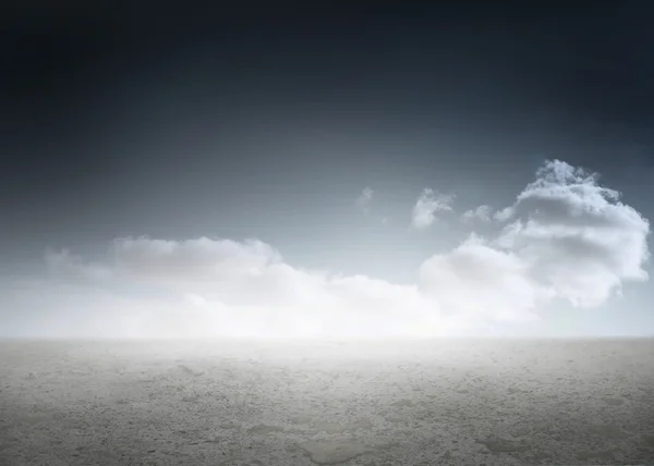 Wüstenlandschaft mit Wolken — Stockfoto