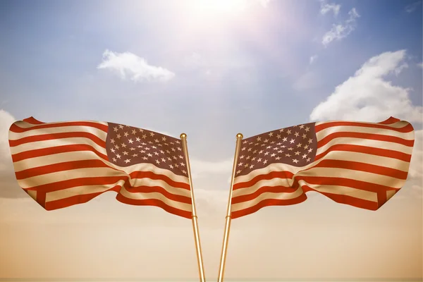 US-Flagge gegen blauen Himmel — Stockfoto