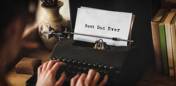 Hombre escribiendo mejor papá nunca —  Fotos de Stock