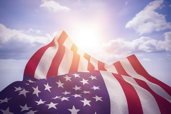 USA flagga mot blå himmel — Stockfoto