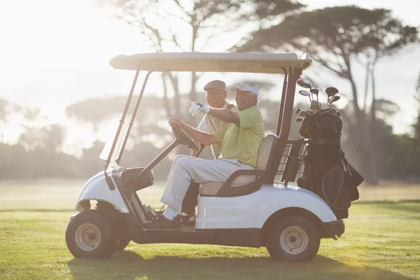 Golfista hombre apuntando —  Fotos de Stock