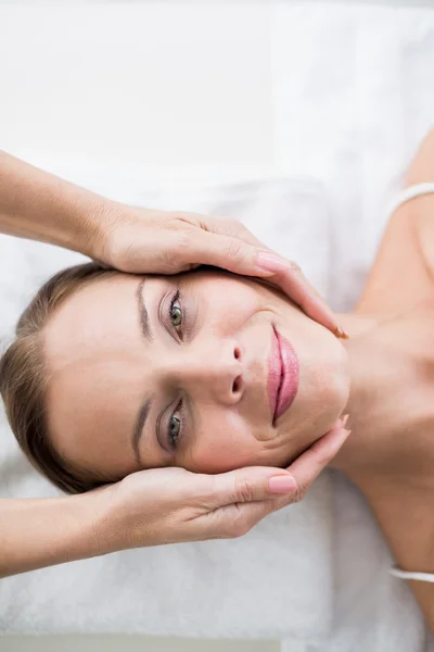 Masseur massaging woman — Stock Photo, Image