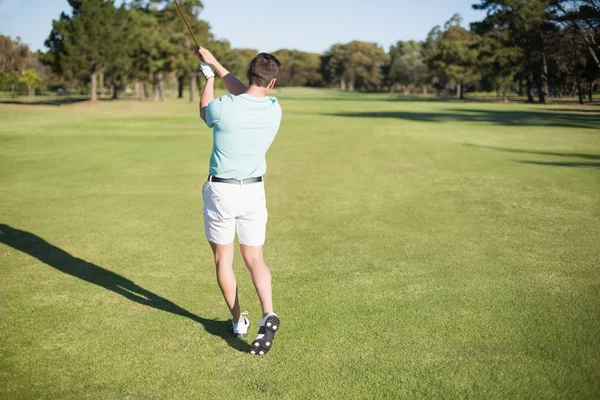 Golfista tiro — Fotografia de Stock