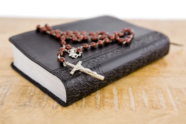 Bible and rosary beads — Stock Photo, Image