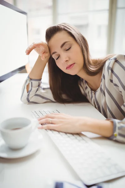 Empresária a dormir a sesta — Fotografia de Stock