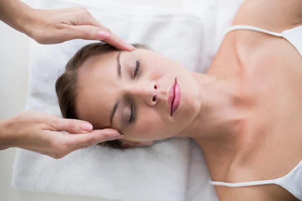 Masseur massaging woman — Stock Photo, Image