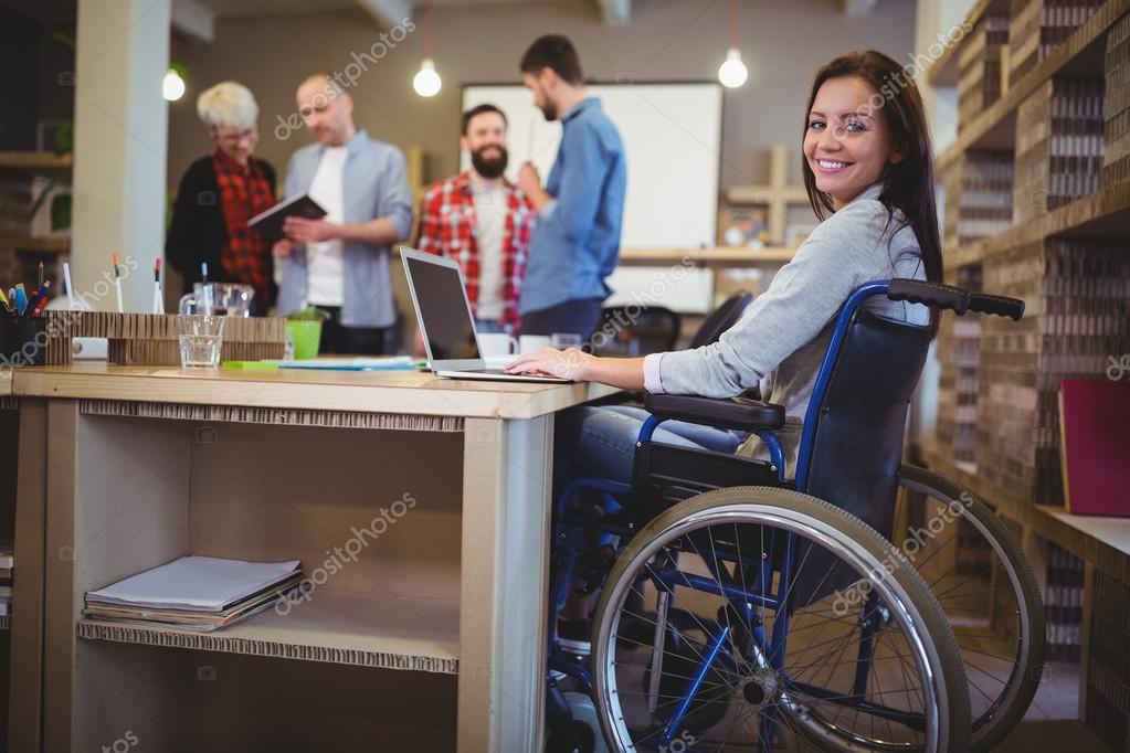 Консультант инвалиды. Консультант инвалиды. Люди с ограниченными возможностями. Люди с ограниченными возможностями. Трудоустройство инаалид.