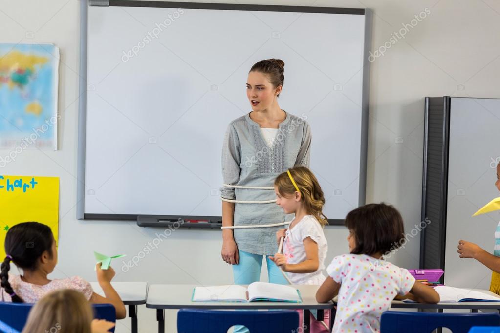 Lehrerin Gefesselt Lehrerin Gefesselt