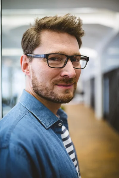 Ler affärsman i creative office — Stockfoto