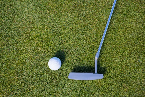 Clube de golfe e bola — Fotografia de Stock