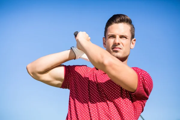 Golfer man taking shot — Stock Photo, Image