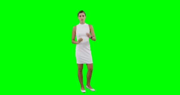 Женщина использует виртуальный сенсорный экран — стоковое видео