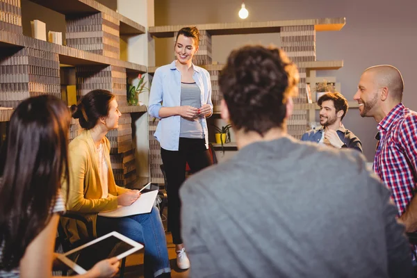 Colleagues having discussion — Stock Photo, Image