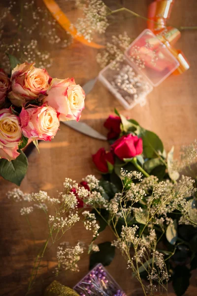 Florist accessories on table — Stock Photo, Image