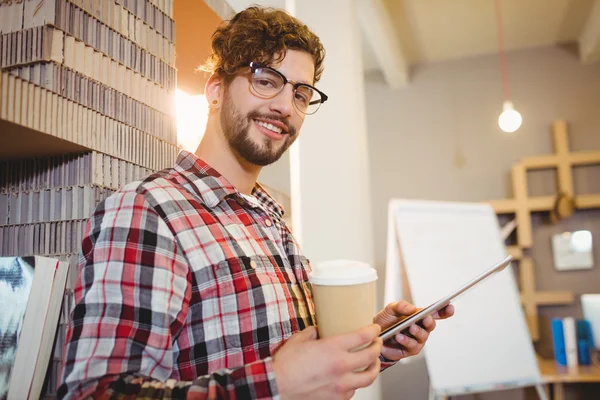 Portrait of graphic designer using digital tablet — Stock Photo, Image