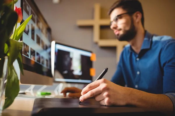 Graphic designer using a graphics tablet — Stock Photo, Image