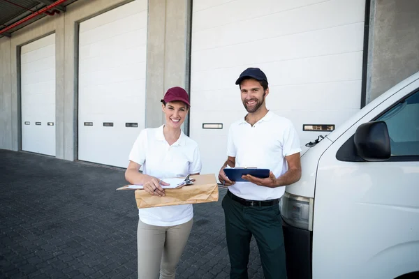 Delivery people are looking each other — Stock Photo, Image