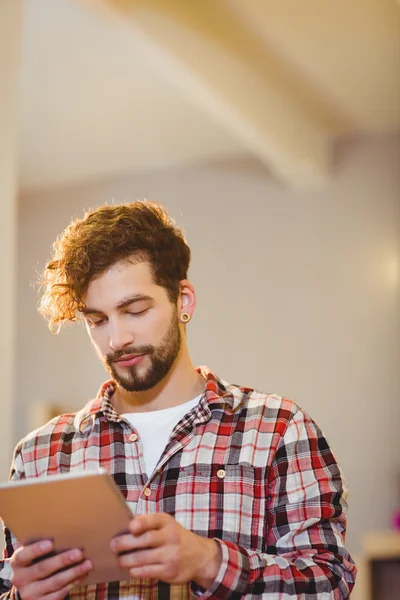 Graphic designer using digital tablet — Stock Photo, Image