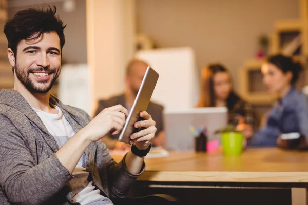 Male graphic designer using digital tablet — Stock Photo, Image