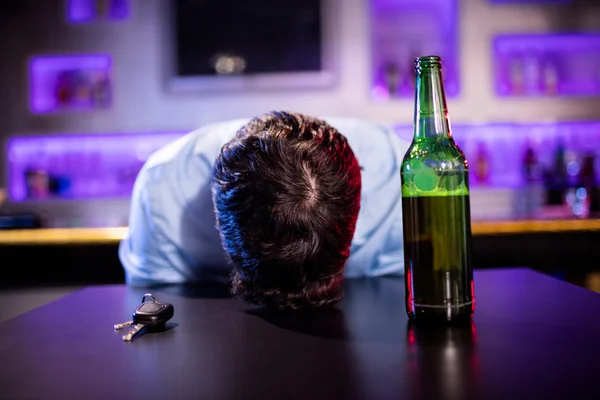 Depressed drunk man — Stock Photo, Image