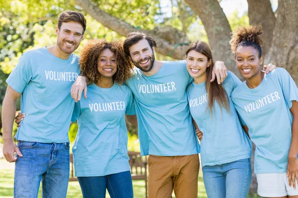 Portret pozowanie grupy wolontariuszy — Zdjęcie stockowe