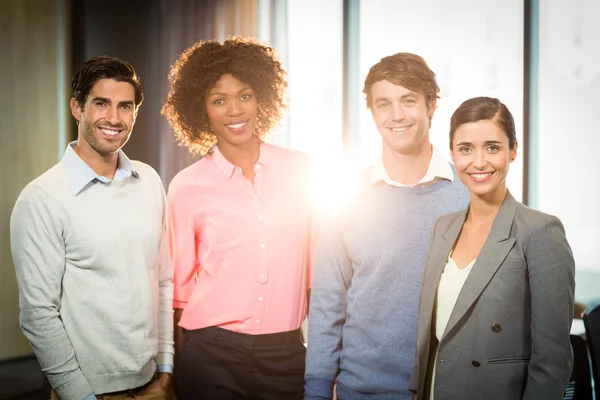 Portrait de gens d'affaires souriant — Photo