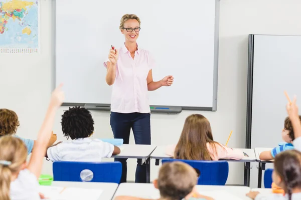 Professor de Ensino na Sala de Aula — Fotografia de Stock