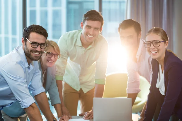 Mensen uit het bedrijfsleven tijdens een vergadering — Stockfoto