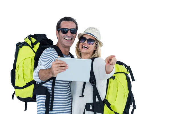 Cheerful couple taking selfie — Stock Photo, Image