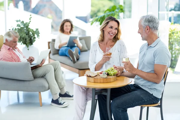 Mature couple having wine — Stock Photo, Image