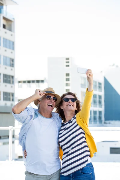 Šťastný pár se selfie — Stock fotografie
