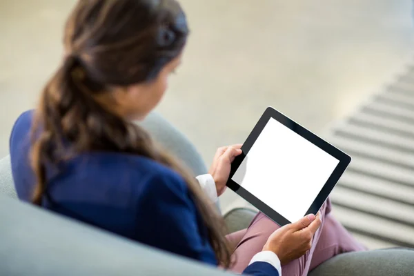 Woman using digital tablet — Stock Photo, Image